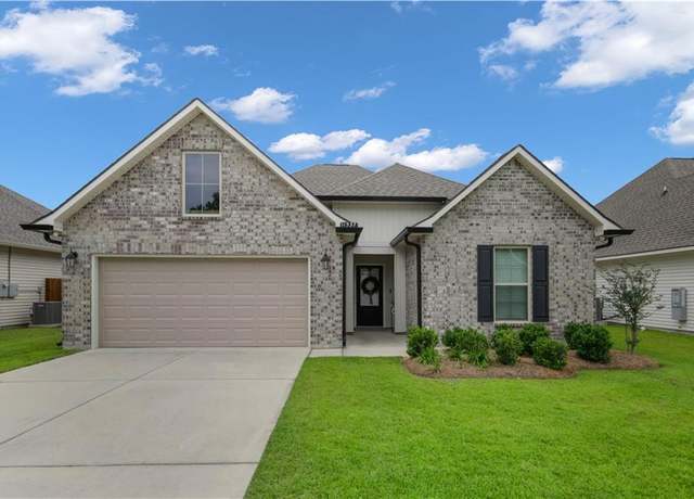 Property at 11537 Woodbluff Dr, Covington, LA 70433, 3 beds, 2 baths