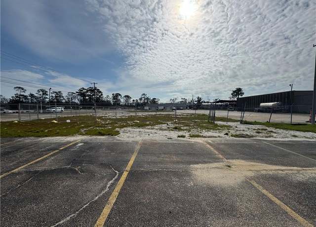 Property at 3300 Pontchartrain Dr, Slidell, LA 70458
