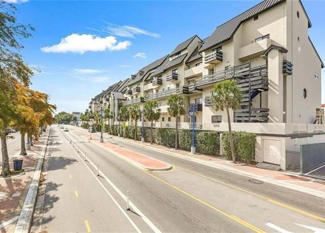 Property at 7300 Lakeshore Dr #22, New Orleans, LA 70124, 3 beds, 3.5 baths