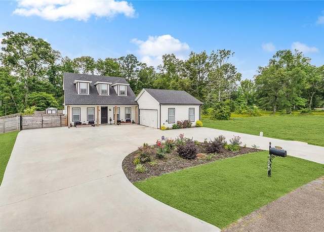 Property at 39505 Rue De Fleur St, Ponchatoula, LA 70454, 5 beds, 3.5 baths