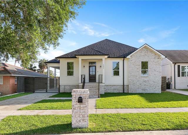 Property at 400 Mink Dr, Arabi, LA 70032, 3 beds, 2.5 baths