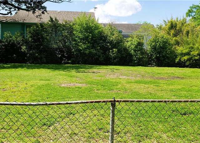 Property at 138 Lake Ave, Metairie, LA 70005