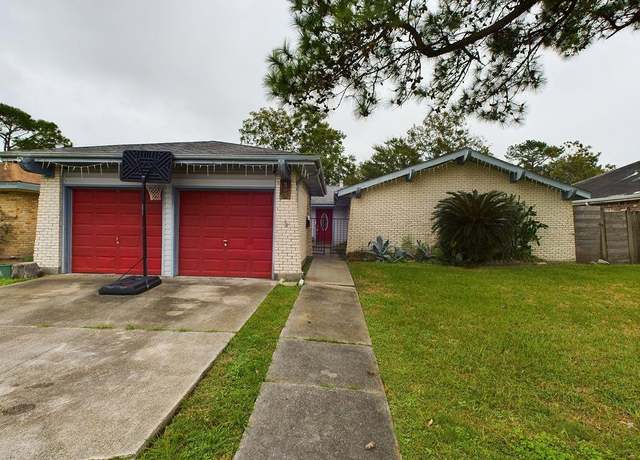 Property at 393 Westmeade Dr, Gretna, LA 70056, 3 beds, 2 baths