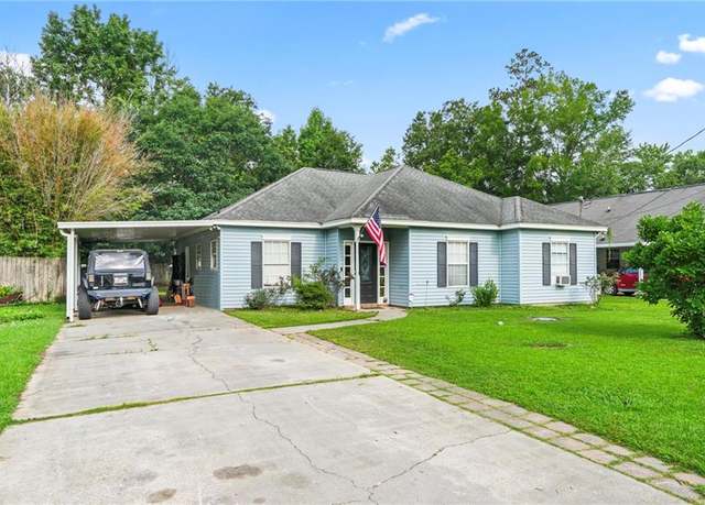Property at 71239 Lake Placid Dr, Covington, LA 70433, 3 beds, 2 baths