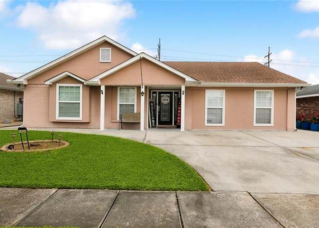 Property at 1836 Hampton Dr, Harvey, LA 70058, 5 beds, 2 baths