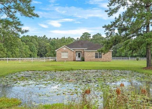 Property at 105 Marguerite St, Folsom, LA 70437, 3 beds, 2 baths