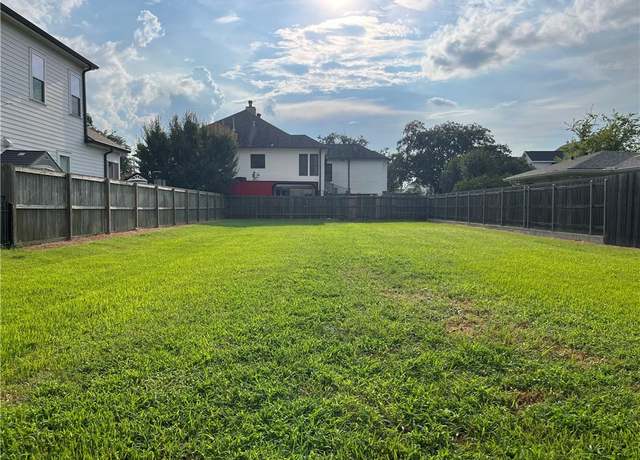 Property at 6744 Fleur De Lis Dr, New Orleans, LA 70124