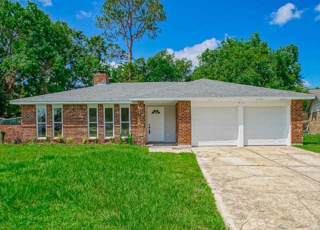 Property at 217 Chess Dr, Slidell, LA 70458, 4 beds, 2 baths