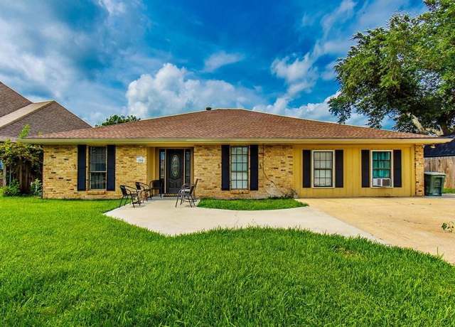 Property at 208 Chantilly Drive Dr, Houma, LA 70360, 5 beds, 4 baths