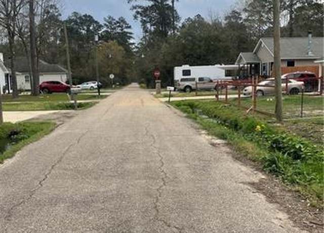 Property at 1510 Jasmine St, Mandeville, LA 70448