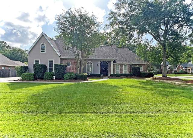 Property at 207 Hidden Springs Ln, Covington, LA 70433, 4 beds, 2.5 baths