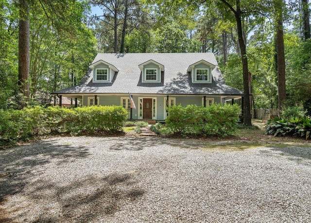 Property at 32 Hyacinth Dr, Covington, LA 70433, 3 beds, 2.5 baths