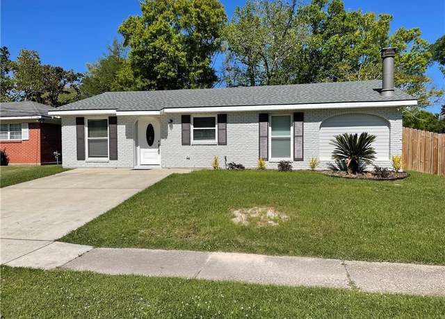 Property at 176 Meadowmoss Dr, Slidell, LA 70458, 3 beds, 1.5 baths