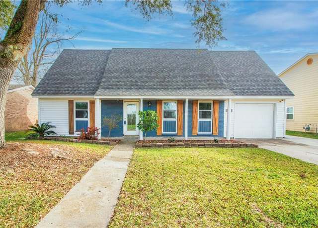 Property at 536 Oak Allee Dr, La Place, LA 70068, 4 beds, 2 baths