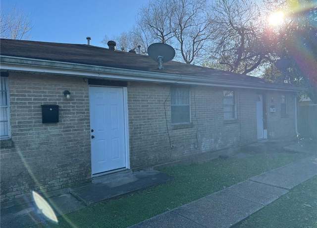 Property at 2804 06 Oak Grove Dr, Metairie, LA 70003, 4 beds, 2 baths