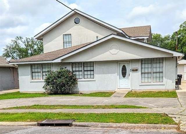 Property at 1335 Granada Dr, New Orleans, LA 70122, 5 beds, 4.5 baths