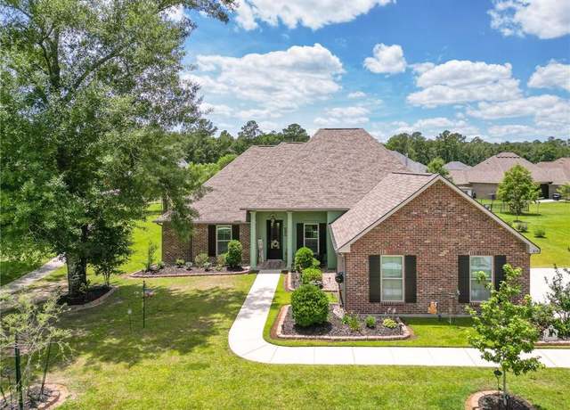 Property at 318 Saw Grass Loop, Covington, LA 70435, 4 beds, 3 baths
