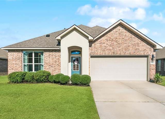 Property at 268 E Lake Dr, Slidell, LA 70461, 4 beds, 2 baths