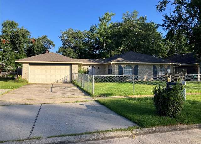 Property at 3837 Coventry St, Slidell, LA 70458, 3 beds, 2 baths