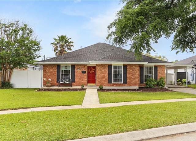 Property at 4716 Elmwood Pkwy, Metairie, LA 70003, 4 beds, 2 baths