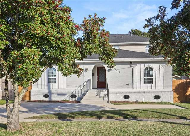Property at 4421 Lakewood Dr, Metairie, LA 70002, 5 beds, 3 baths