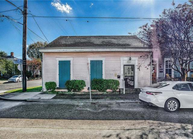Property at 2300 Annunciation St, New Orleans, LA 70130, 4 beds, 3 baths