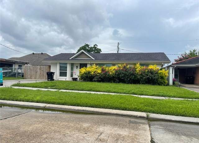 Property at 404 Alpaca Dr, Arabi, LA 70032, 4 beds, 2.5 baths