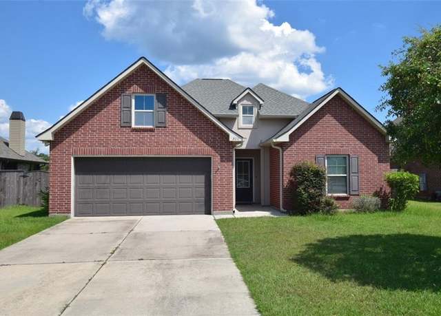 Property at 300 Mansfield Dr, Slidell, LA 70458, 3 beds, 2 baths