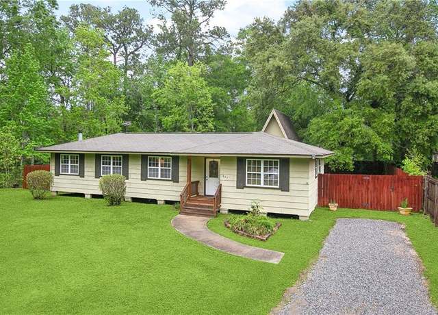 Property at 827 Armand St, Mandeville, LA 70448, 3 beds, 2 baths