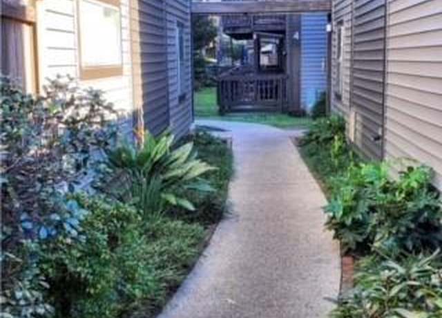Property at 2301 Edenborn Ave #207, Metairie, LA 70001, 1 bed, 1 bath