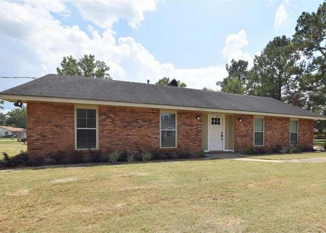Property at 920 Varnado St, Franklinton, LA 70438, 3 beds, 2 baths