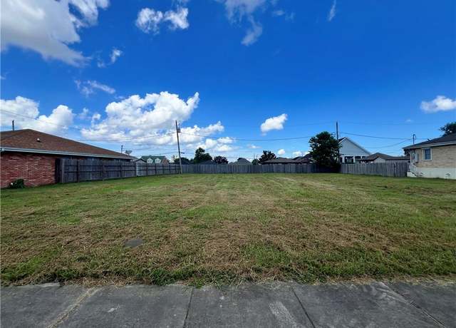 Property at 321 Llama Dr, Arabi, LA 70032