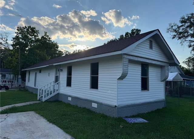 Property at 611 E Michigan St, Hammond, LA 70401, 2 beds, 1 bath