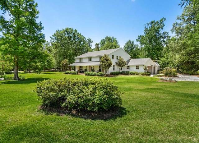 Property at 4 Riverdale Dr, Covington, LA 70433, 5 beds, 4 baths