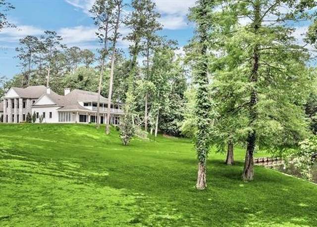 Property at 123 N Dogwood Dr, Covington, LA 70433, 5 beds, 6 baths
