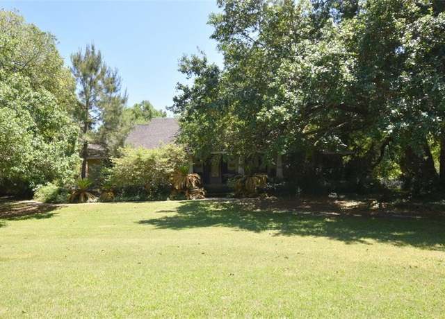 Property at 143 Chamale Dr, Slidell, LA 70460, 4 beds, 3 baths