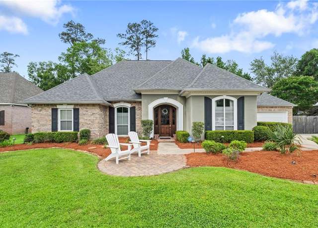 Property at 1442 Woodmere Dr, Mandeville, LA 70471, 5 beds, 3 baths