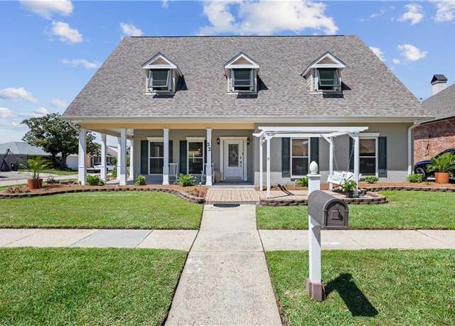 Property at 32 Doescher Dr, Harahan, LA 70123, 4 beds, 3 baths