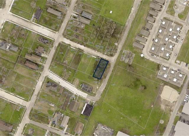 Property at 2244 Dubreuil St, New Orleans, LA 70117