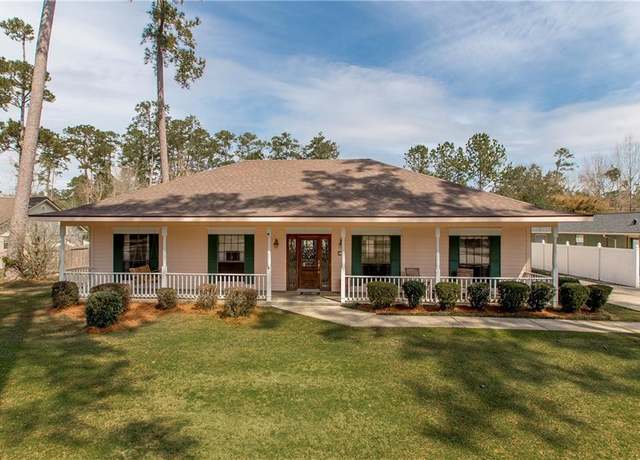 Property at 132 Country Club Dr, Covington, LA 70433, 4 beds, 2 baths