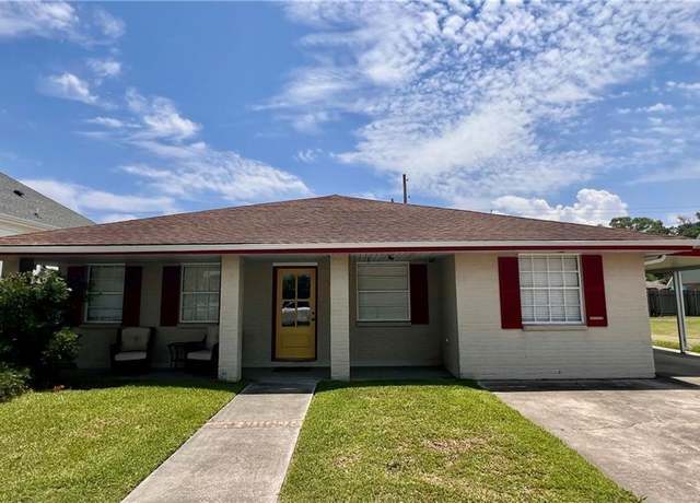 Property at 3013 Veronica Dr, Chalmette, LA 70043, 4 beds, 2 baths