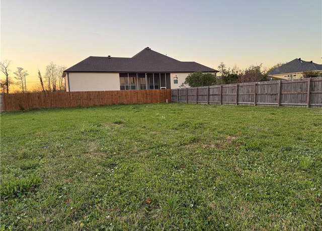 Property at 3900 Dominique Dr, Chalmette, LA 70043