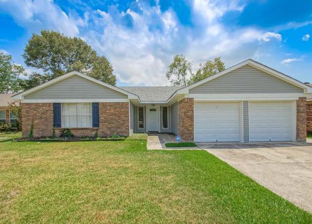 Property at 211 Holmes Dr, Slidell, LA 70460, 3 beds, 2 baths