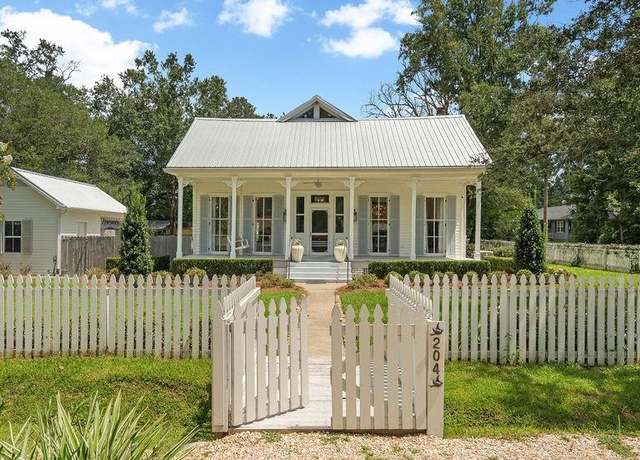 Property at 204 W 15th Ave, Covington, LA 70433, 3 beds, 2.5 baths