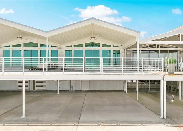 Property at 8116 Breakwater Dr, New Orleans, LA 70124, 2 beds, 1.5 baths