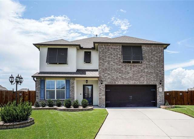 Property at 801 Lakeshore Village Dr, Slidell, LA 70461, 4 beds, 2.5 baths