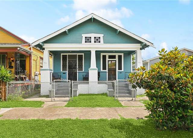 Property at 321 Diana St, New Orleans, LA 70114, 4 beds, 2 baths