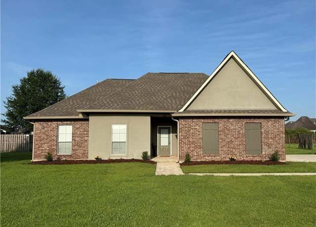 Property at 6281 Pelican Crossing Dr, Gonzales, LA 70737, 4 beds, 2 baths