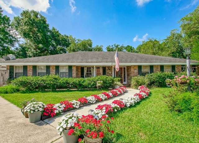 Property at 9800 Debra Dr, River Ridge, LA 70123, 3 beds, 2.5 baths