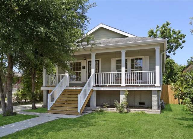 Property at 8521 Edinburgh St, New Orleans, LA 70118, 3 beds, 2 baths